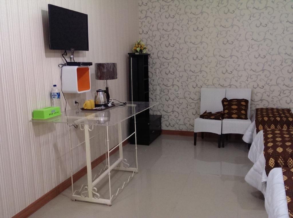 Rene Hotel Yogyakarta Rum bild