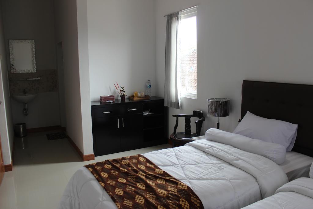 Rene Hotel Yogyakarta Exteriör bild