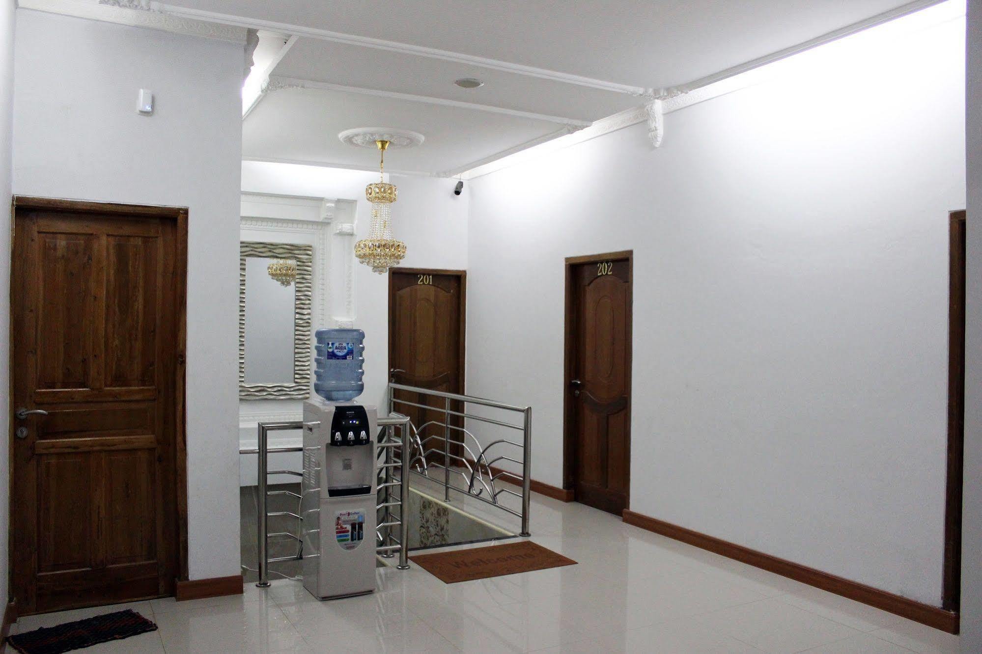 Rene Hotel Yogyakarta Exteriör bild